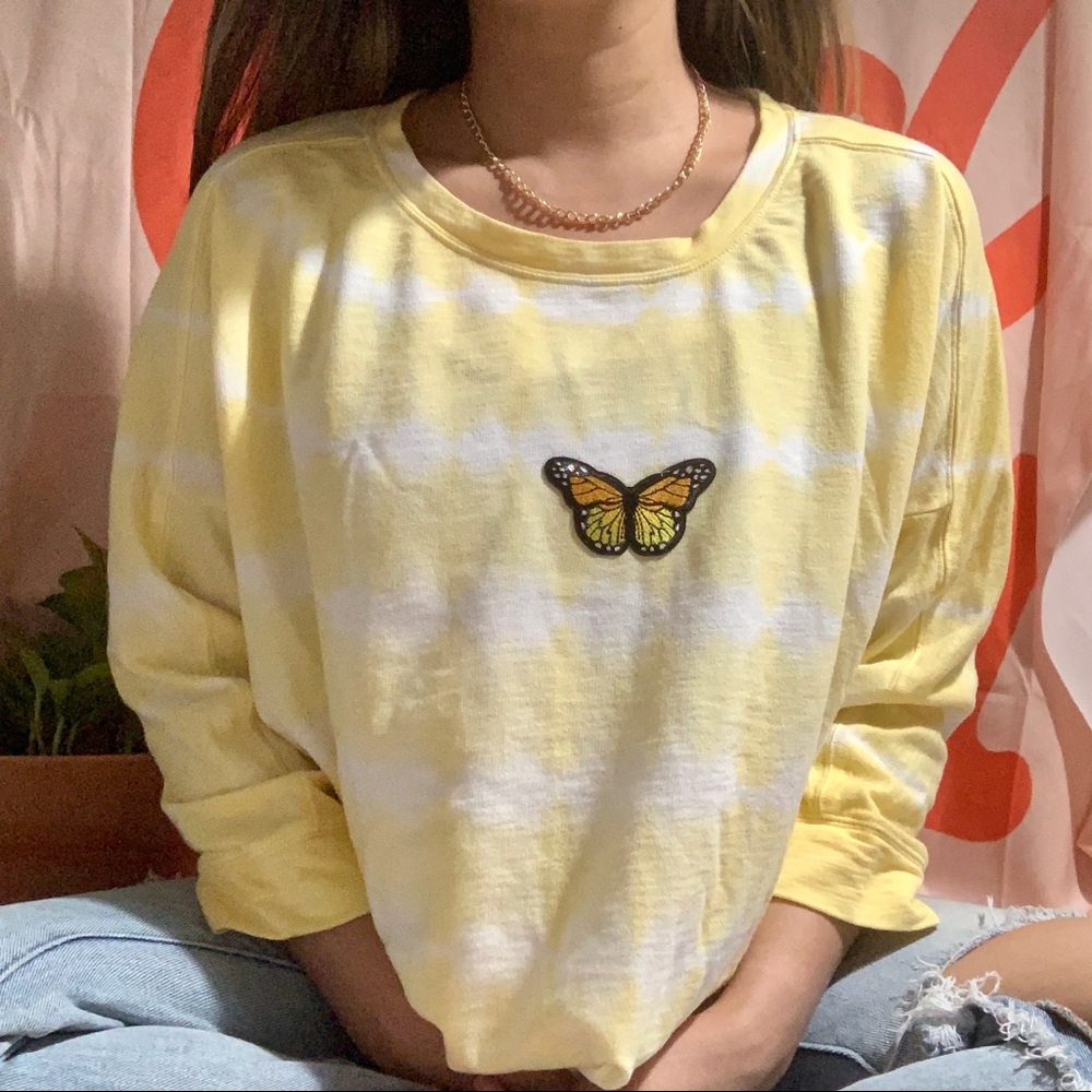 tie dye butterfly cozy sweater 💛🦋 - Picture 1 of 7
